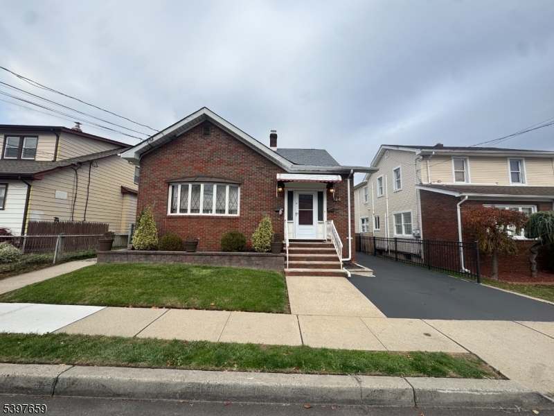 124 Colfax Ave, Clifton City, NJ 07013