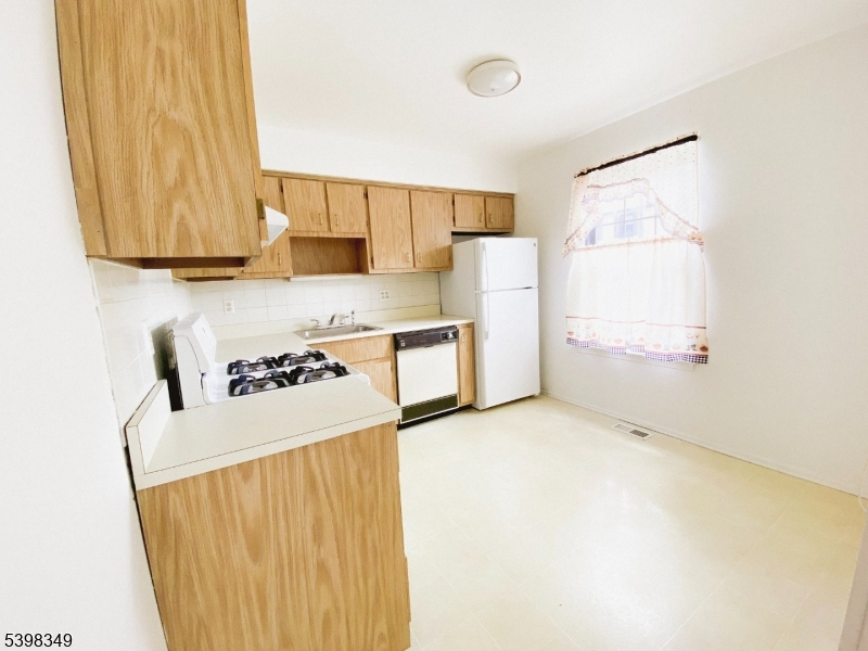 Middlesex Boro, NJ 08846,33B Foxhall