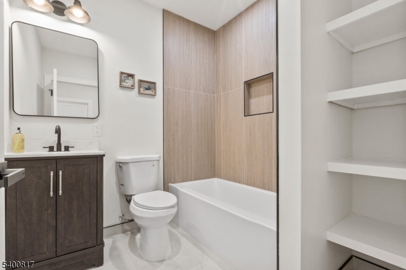 Newark City, NJ 07107,180 N 12Th St