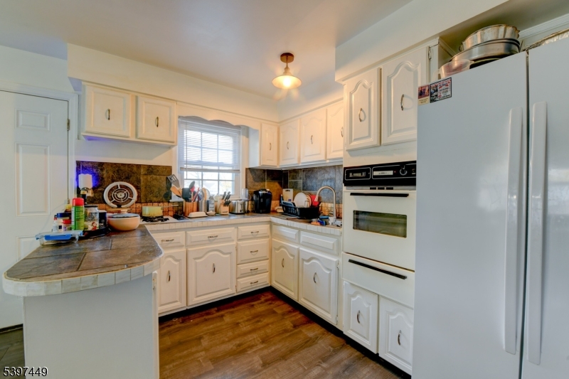 Elizabeth City, NJ 07201,8 Sailer Ct