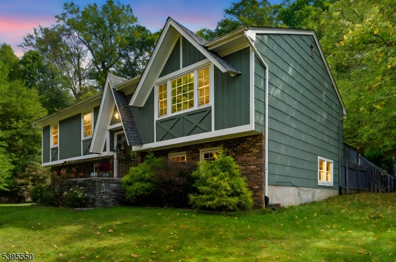 16 Seneca Trl, Randolph Twp., NJ 07869