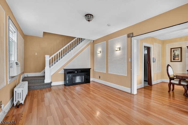 Plainfield City, NJ 07062,812 E 6Th St