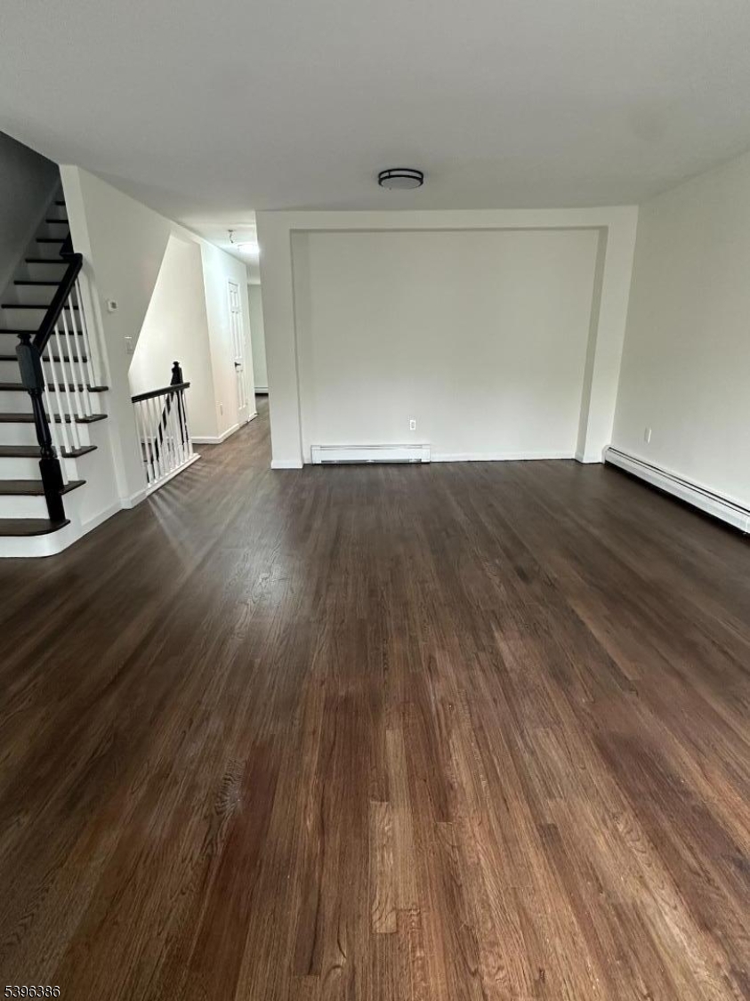 Bayonne City, NJ 07002,25 E 34Th St