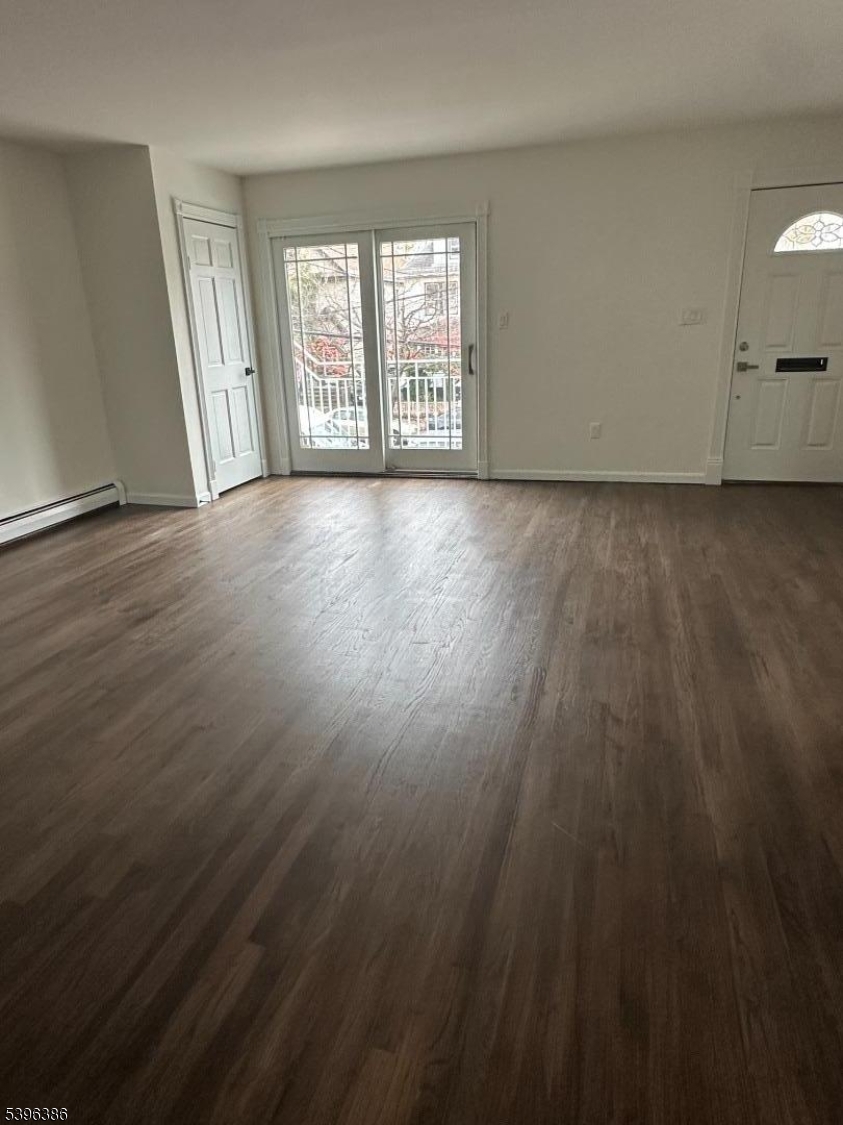 Bayonne City, NJ 07002,25 E 34Th St