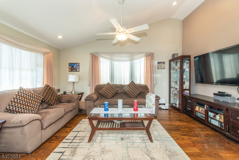 Parsippany-troy Hills Twp., NJ 07034,74 Longview Ave