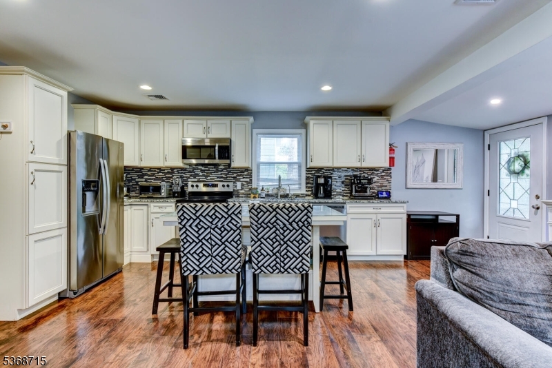 Hopatcong Boro, NJ 07843,736 Brooklyn Mountain Rd