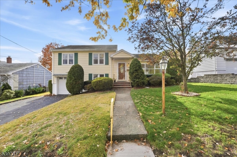27 Mountainview Dr, Clifton City, NJ 07013