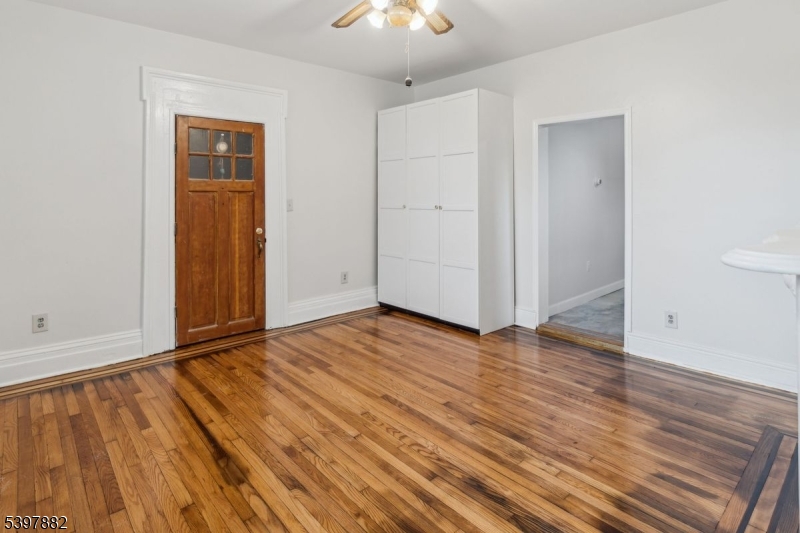 Jersey City, NJ 07307,310 Paterson Plank Rd #1R