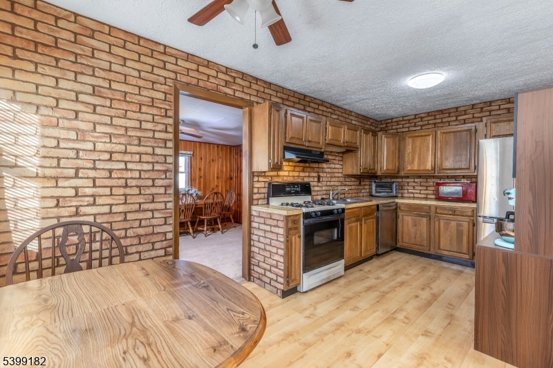 Carteret Boro, NJ 07008,98 Wortylko St