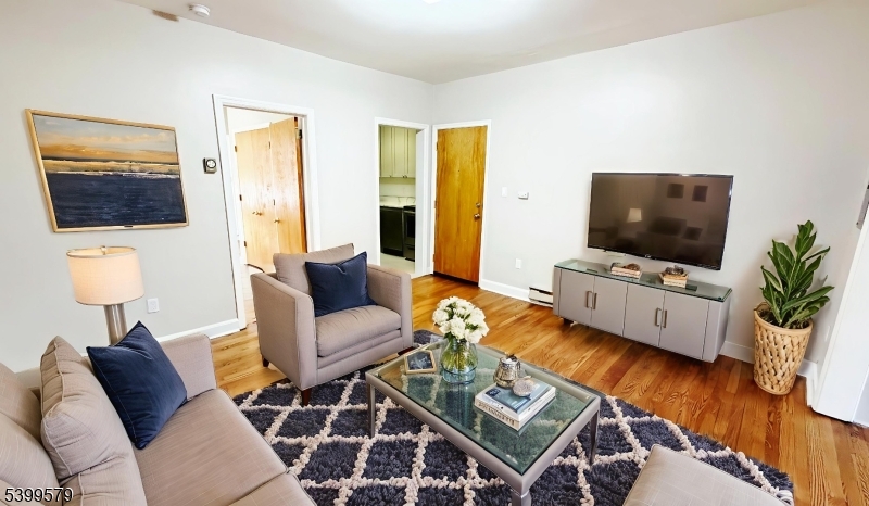 Westfield Town, NJ 07090,133 E Broad St