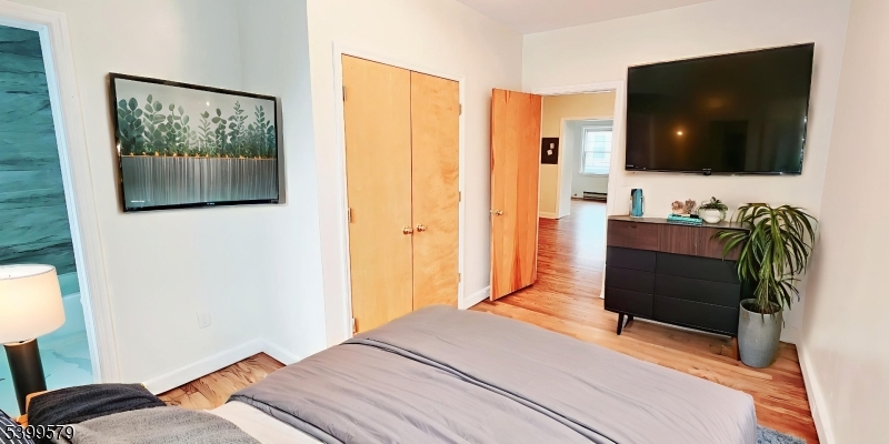 Westfield Town, NJ 07090,133 E Broad St