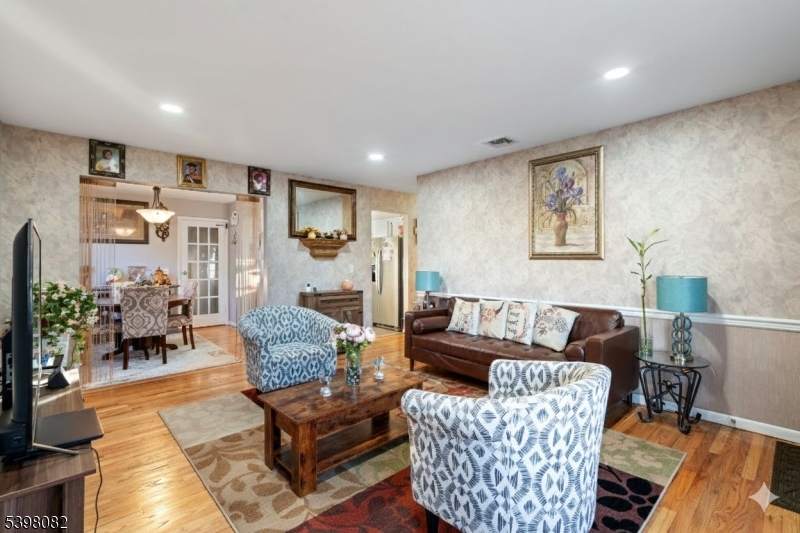 Rahway City, NJ 07065,698 W Lake Ave