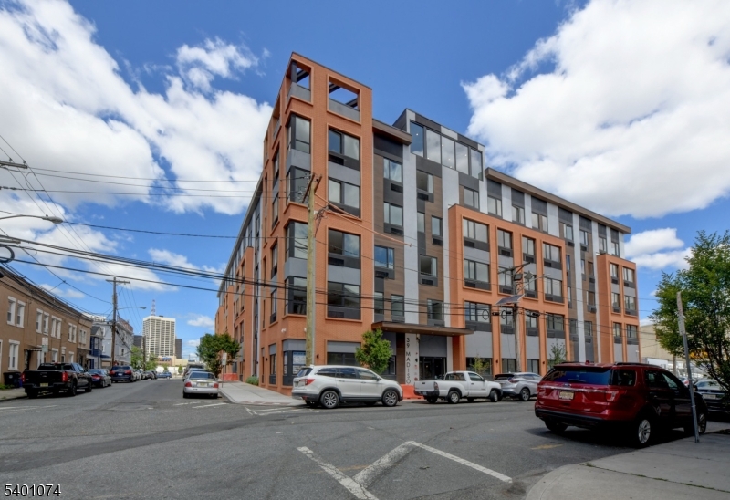 Newark City, NJ 07105,33 Madison St