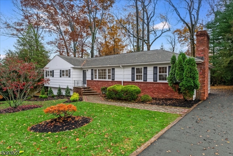 Springfield Twp., NJ 07081,64 Highlands Ave