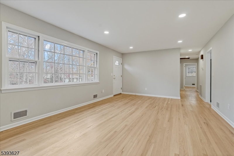 Springfield Twp., NJ 07081,64 Highlands Ave