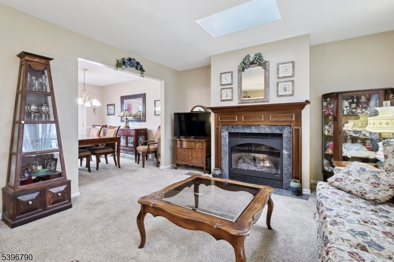 Hopatcong Boro, NJ 07843,2 Teri Ln