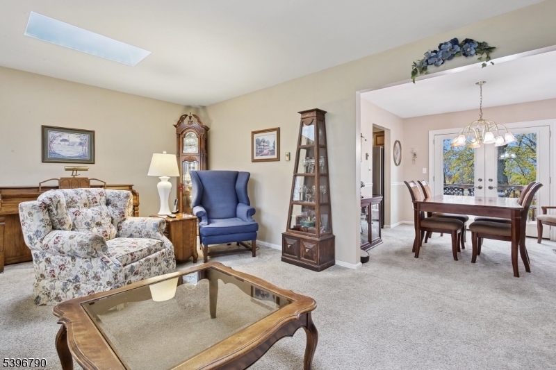 Hopatcong Boro, NJ 07843,2 Teri Ln