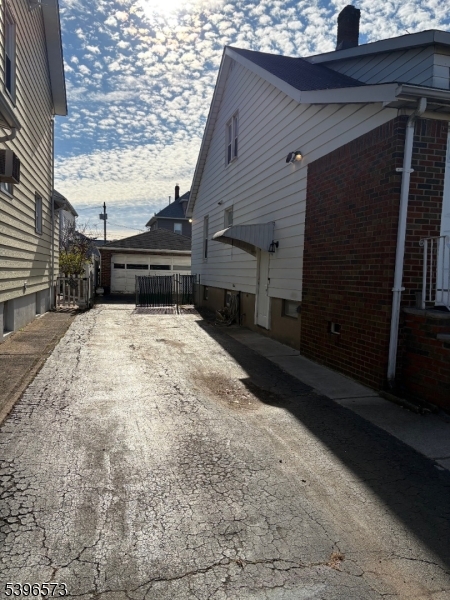 Clifton City, NJ 07011,23 Barrington Ave