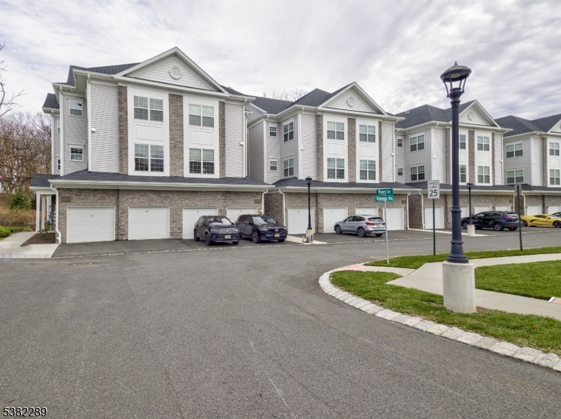 Morris Plains Boro, NJ 07950,63 Veterans Way