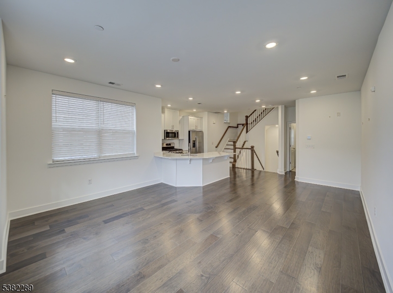 Morris Plains Boro, NJ 07950,63 Veterans Way