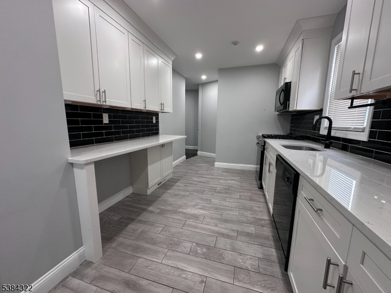 North Arlington Boro, NJ 07031,109 Arlington Blvd #1