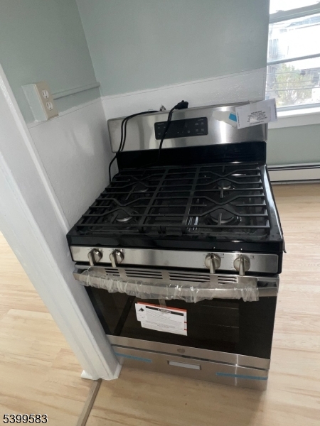 Passaic City, NJ 07055,193 President St #9