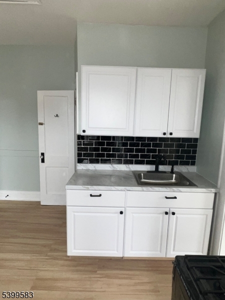 Passaic City, NJ 07055,193 President St #9