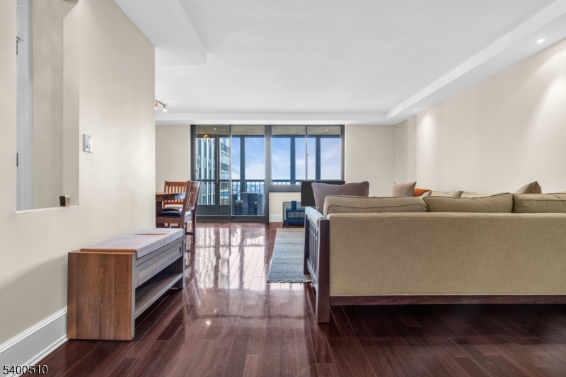 Cliffside Park Boro, NJ 07010,200 Winston Dr-C1711 #1711