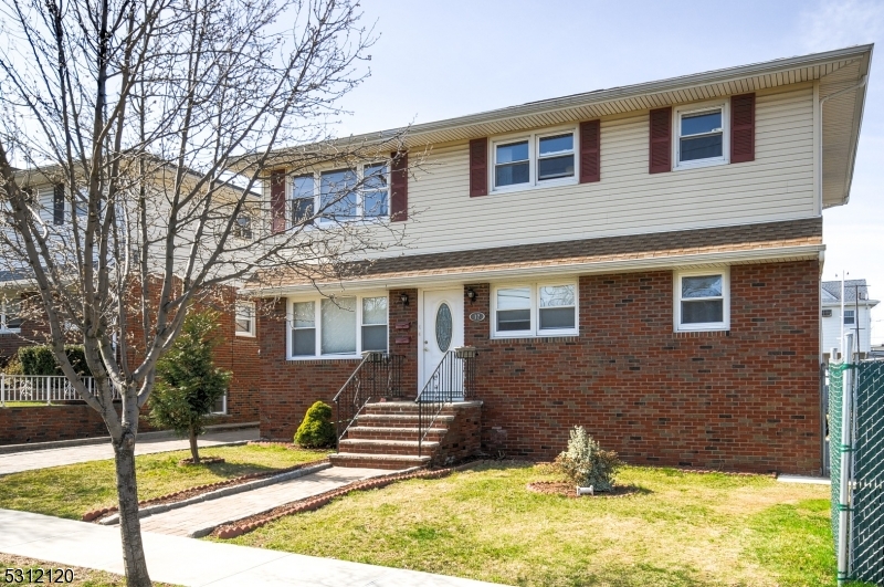 Lodi Boro, NJ 07644,12 Mckinley Ave #1