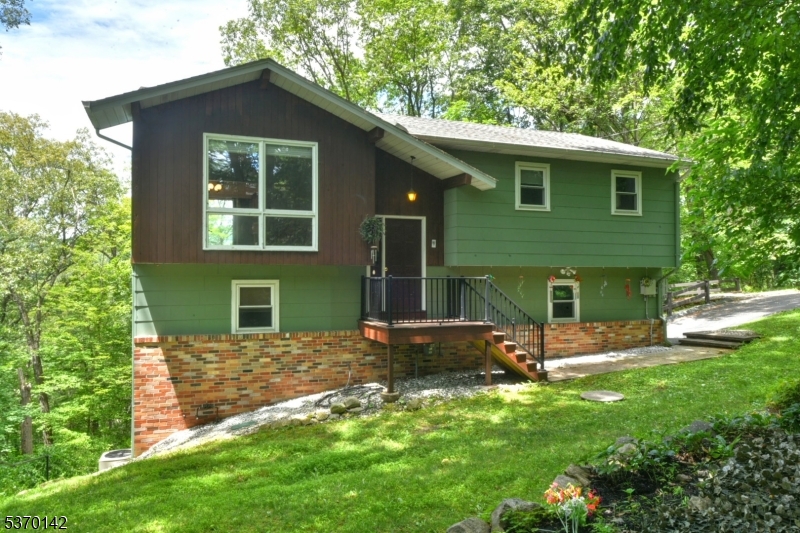 241 Buena Vista Dr, Ringwood Boro, NJ 07456