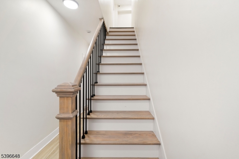 Union Twp., NJ 07088,6 Oswald Pl #3a