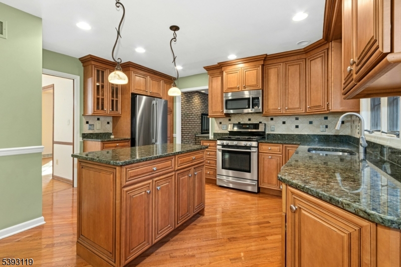 Scotch Plains Twp., NJ 07076,19 Ravenswood Ln