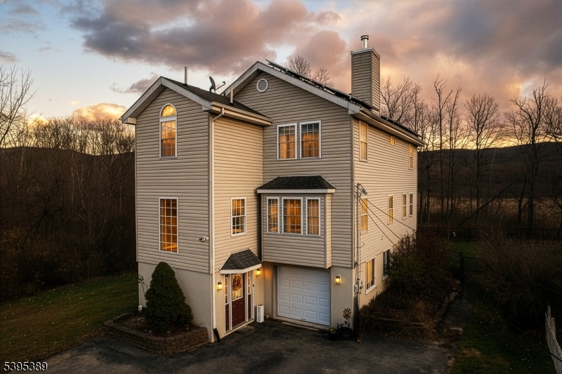 50 Quarry Rd, Hamburg Boro, NJ 07419