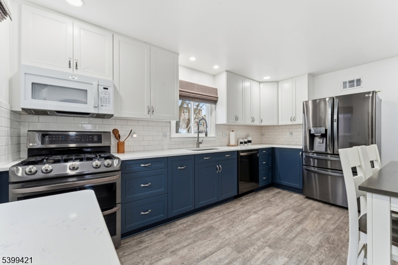 Manville Boro, NJ 08835,918 Fable Ave