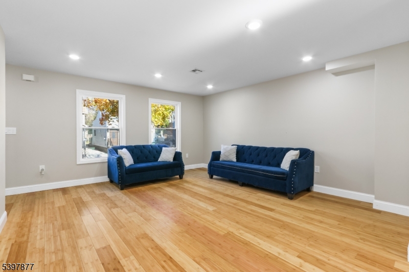 Paterson City, NJ 07522,208 N 1St St