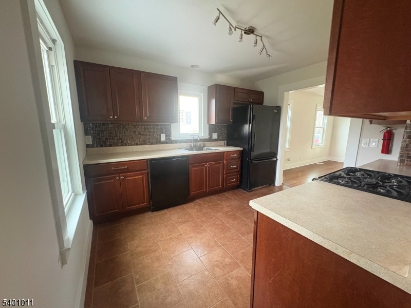 Somerville Boro, NJ 08876,18 S Clark Ave