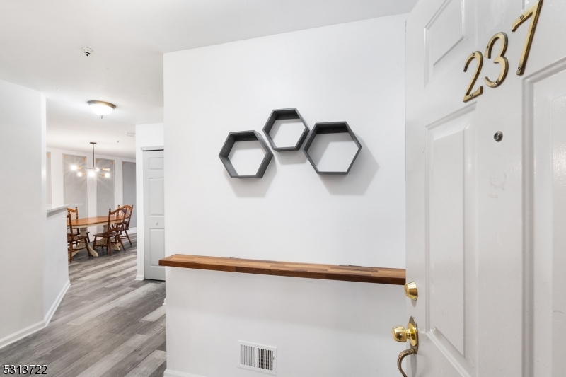 Bernards Twp., NJ 07920,237 Potomac Dr