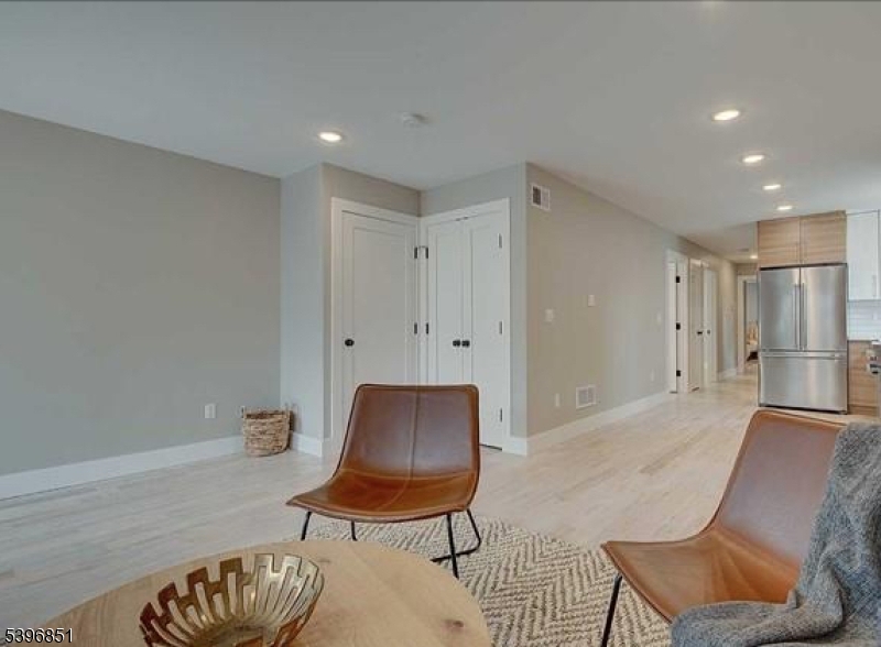 Montclair Twp., NJ 07042,81 Mission St