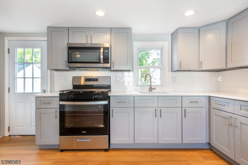 Netcong Boro, NJ 07857,98 Main St