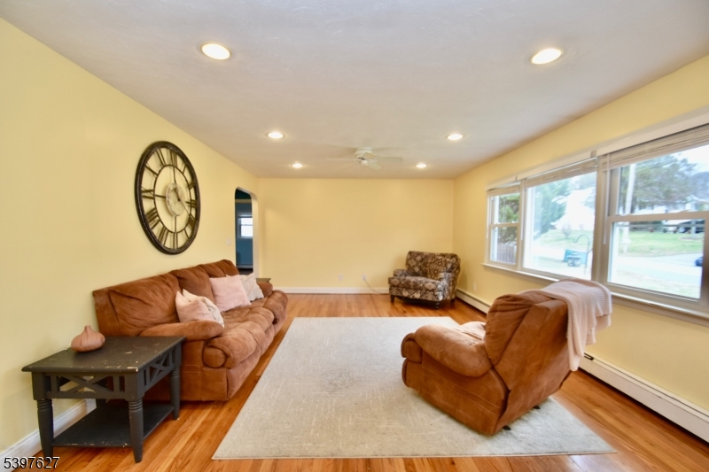 Roxbury Twp., NJ 07852,33 Canal Street