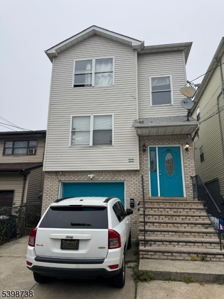 323 Bond St, Elizabeth City, NJ 07206