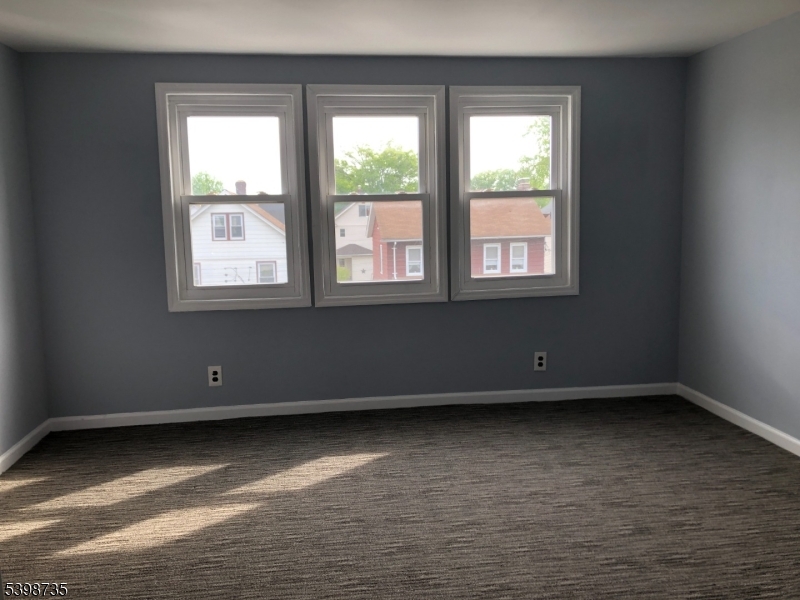 Elizabeth City, NJ 07208,715 Emerson Ave