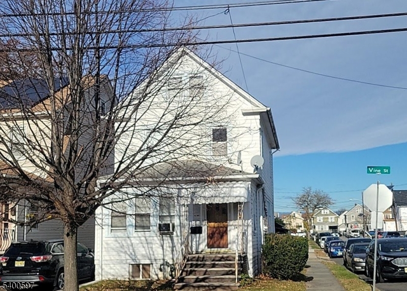 747 Vine St, Elizabeth City, NJ 07202