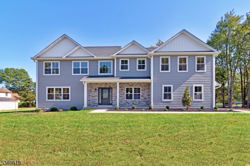 16 Windsor Way, East Hanover Twp., NJ 07936