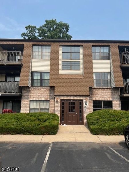 Elizabeth City, NJ 07208,660-672 N Broad St #20 A