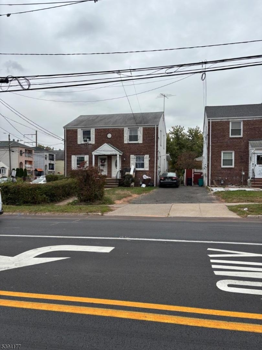 1036 8 S Elmora Av, Elizabeth City, NJ 07202