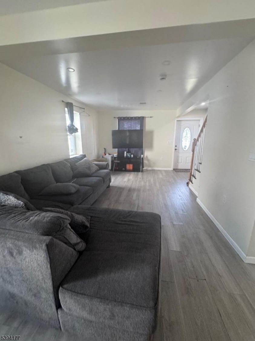 Elizabeth City, NJ 07202,1036 8 S Elmora Av