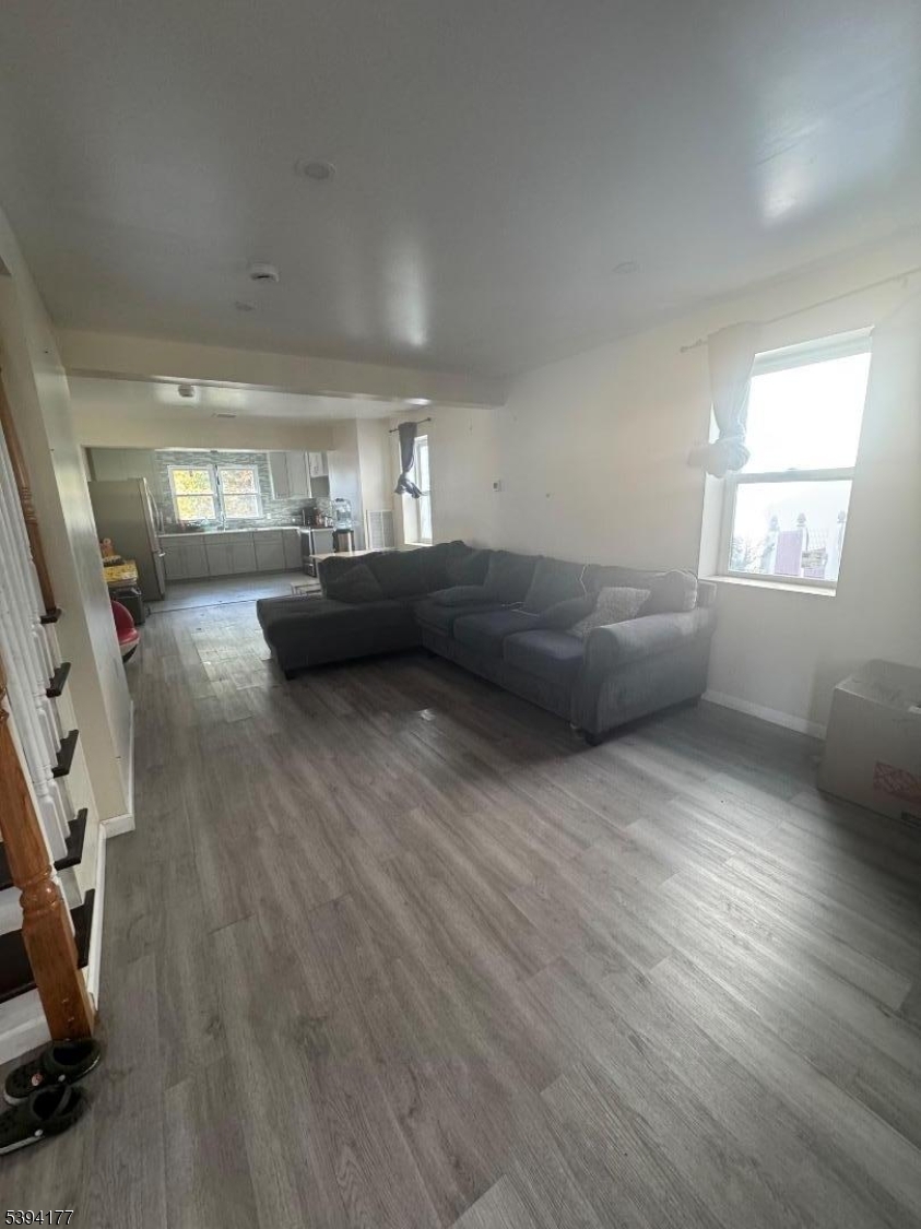 Elizabeth City, NJ 07202,1036 8 S Elmora Av