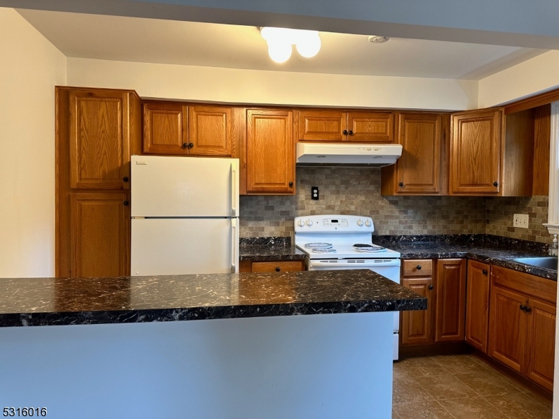 Caldwell Boro Twp., NJ 07006,1 Oak Grove Rd #B1