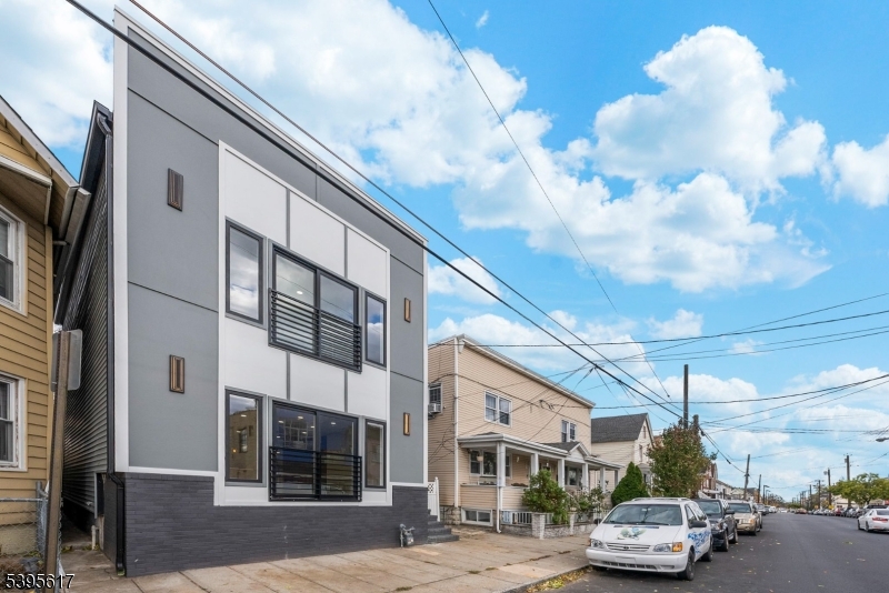 Perth Amboy City, NJ 08861,404 Washington St